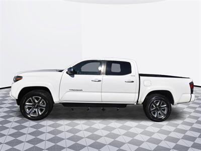 2016 Toyota Tacoma Limited   - Photo 2 - Midway City, CA 92655