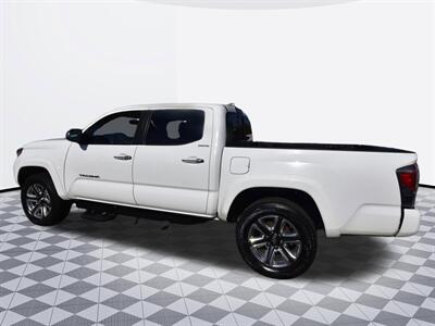 2016 Toyota Tacoma Limited   - Photo 3 - Midway City, CA 92655