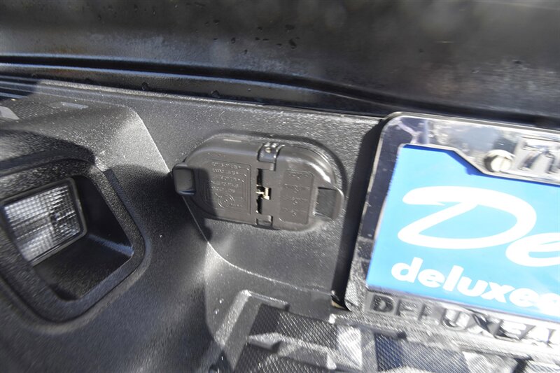 2016 Toyota Tacoma Limited   - Photo 24 - Midway City, CA 92655