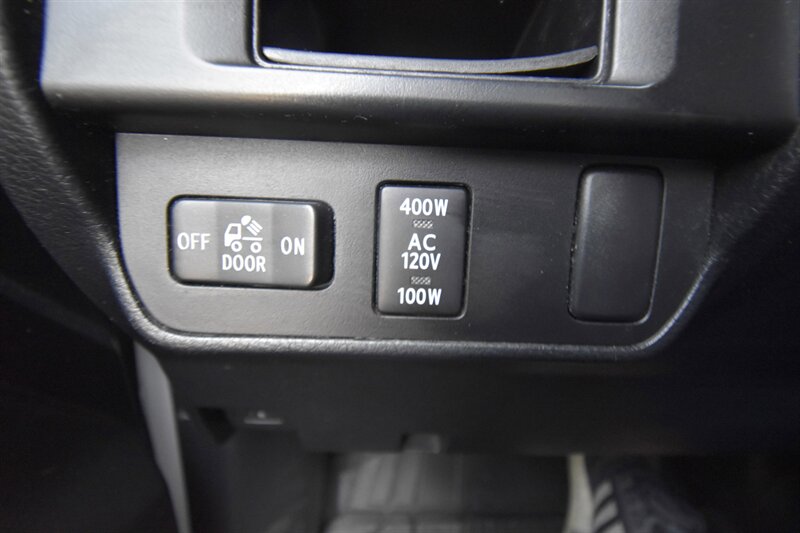 2016 Toyota Tacoma Limited   - Photo 17 - Midway City, CA 92655