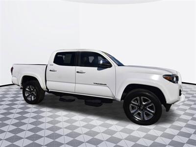 2016 Toyota Tacoma Limited   - Photo 4 - Midway City, CA 92655