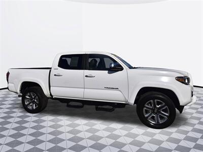 2016 Toyota Tacoma Limited   - Photo 5 - Midway City, CA 92655