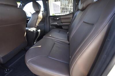 2016 Toyota Tacoma Limited   - Photo 9 - Midway City, CA 92655