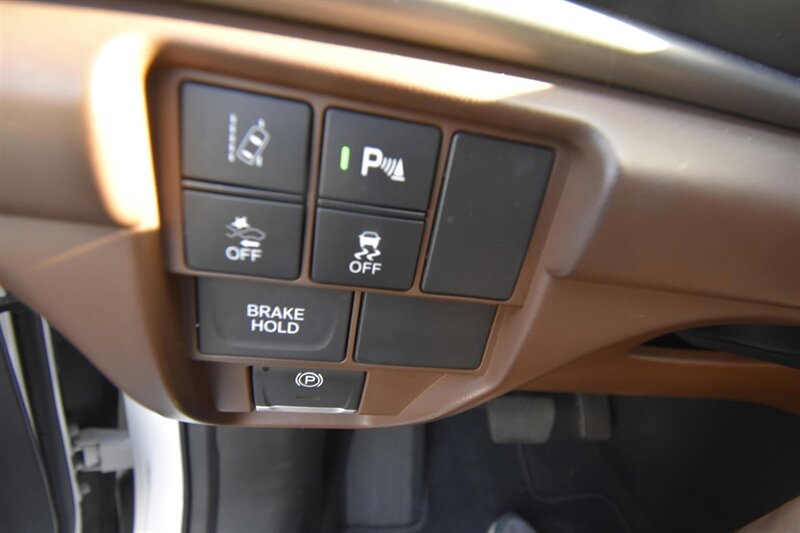 2020 Acura RDX w/Technology Pkg   - Photo 12 - Midway City, CA 92655