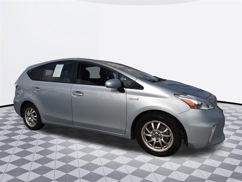 2012 Toyota Prius v Three   - Photo 2 - Midway City, CA 92655