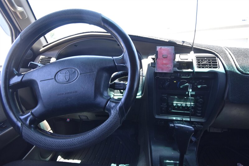 2002 Toyota 4Runner SR5   - Photo 7 - Midway City, CA 92655
