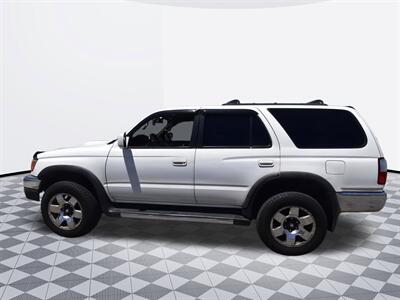 2002 Toyota 4Runner SR5   - Photo 4 - Midway City, CA 92655