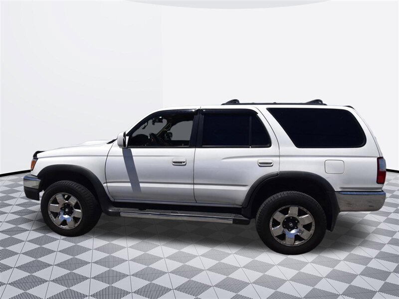 2002 Toyota 4Runner SR5   - Photo 4 - Midway City, CA 92655