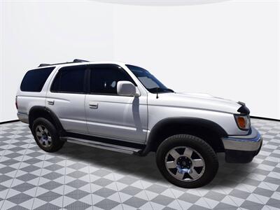 2002 Toyota 4Runner SR5   - Photo 2 - Midway City, CA 92655