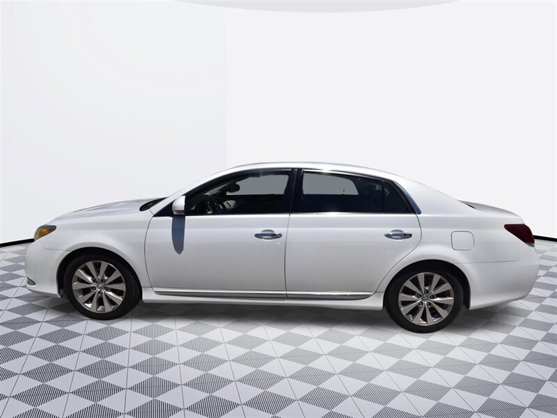 2011 Toyota Avalon Limited   - Photo 2 - Midway City, CA 92655