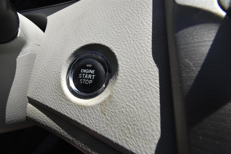 2011 Toyota Avalon Limited   - Photo 13 - Midway City, CA 92655