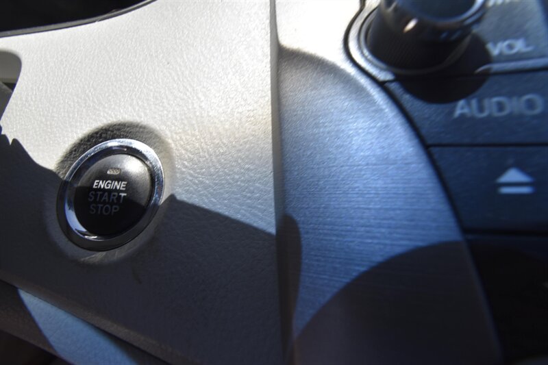 2011 Toyota Avalon Limited   - Photo 14 - Midway City, CA 92655