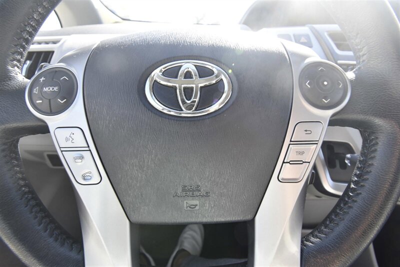 2017 Toyota Prius V Five   - Photo 9 - Midway City, CA 92655