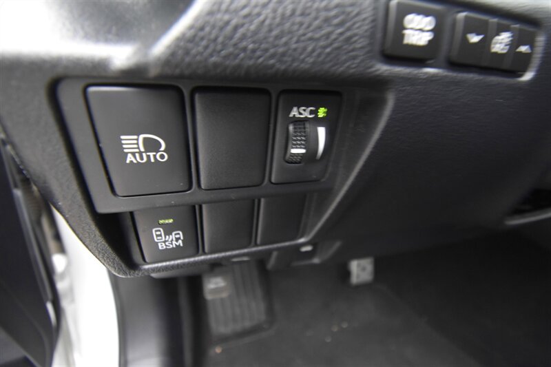 2017 Lexus IS 200t F SPORT   - Photo 12 - Midway City, CA 92655