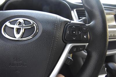 2019 Toyota Highlander LE - Photo 15 - Midway City, CA 92655