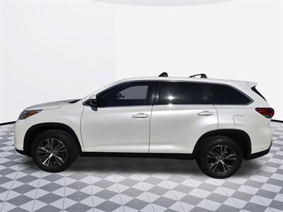 2019 Toyota Highlander LE - Photo 4 - Midway City, CA 92655