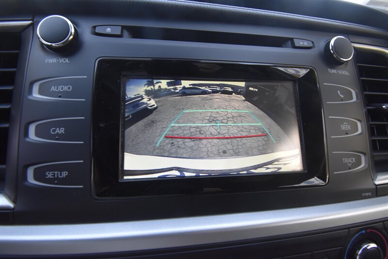 2019 Toyota Highlander LE - Photo 13 - Midway City, CA 92655