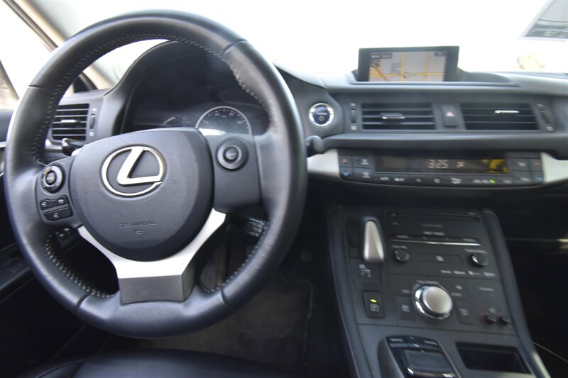 2015 Lexus CT 200h Hybrid - Photo 10 - Midway City, CA 92655