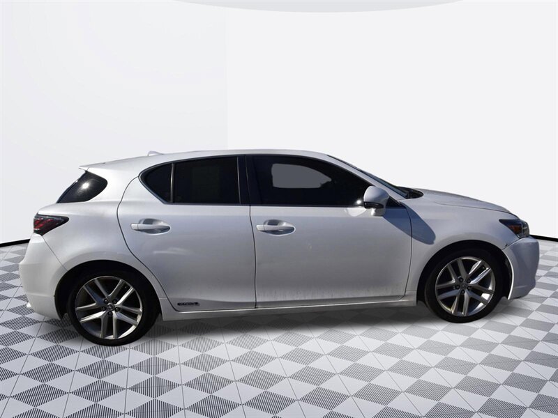 2015 Lexus CT 200h Hybrid - Photo 5 - Midway City, CA 92655