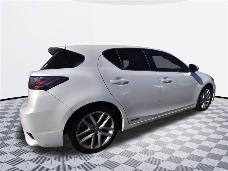 2015 Lexus CT 200h Hybrid - Photo 7 - Midway City, CA 92655