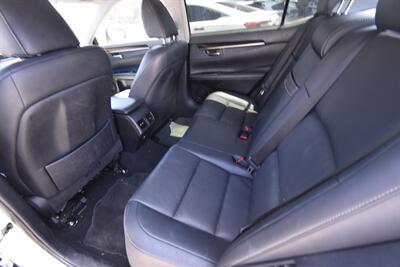 2016 Lexus ES 300h Hybrid - Photo 11 - Midway City, CA 92655