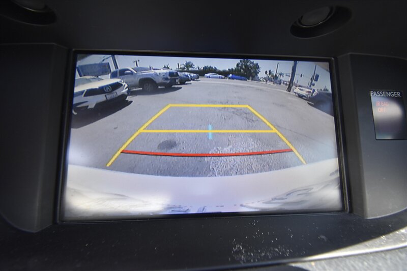 2016 Lexus ES 300h Hybrid - Photo 8 - Midway City, CA 92655