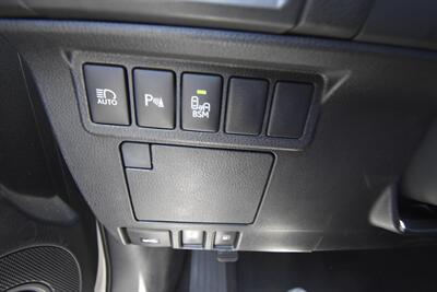2016 Lexus ES 300h Hybrid - Photo 17 - Midway City, CA 92655