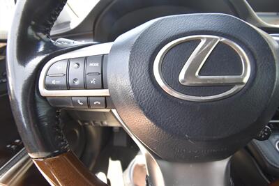 2016 Lexus ES 300h Hybrid - Photo 15 - Midway City, CA 92655