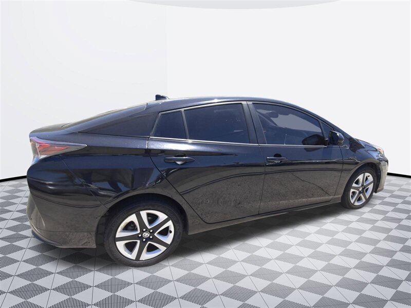 2017 Toyota Prius Touring   - Photo 5 - Midway City, CA 92655