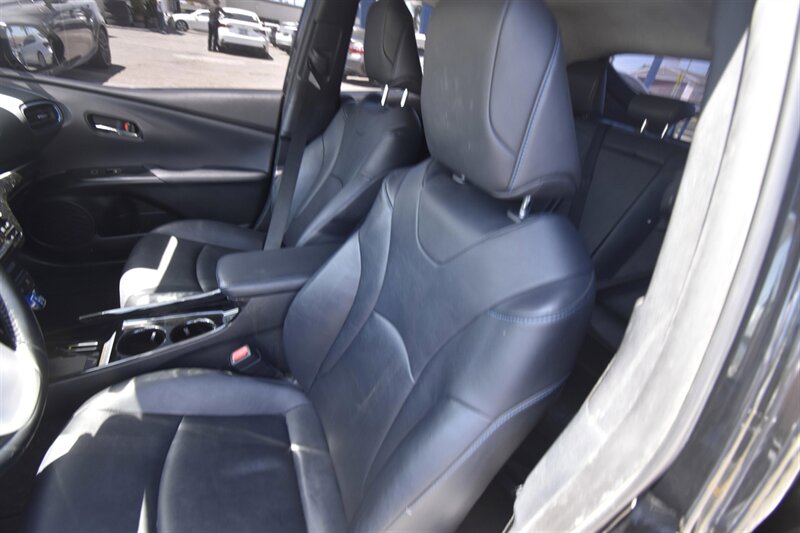2017 Toyota Prius Touring   - Photo 8 - Midway City, CA 92655