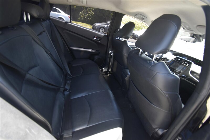 2017 Toyota Prius Touring   - Photo 11 - Midway City, CA 92655