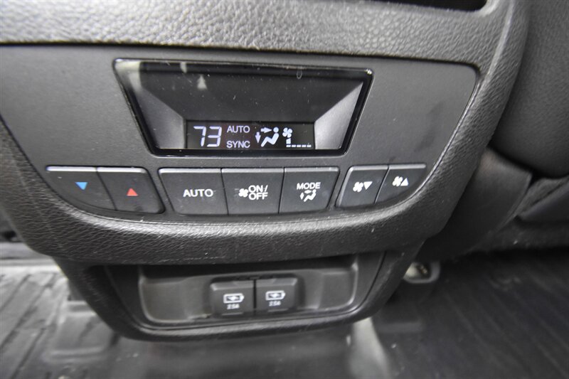 2017 Acura MDX w/Technology Pkg   - Photo 18 - Midway City, CA 92655