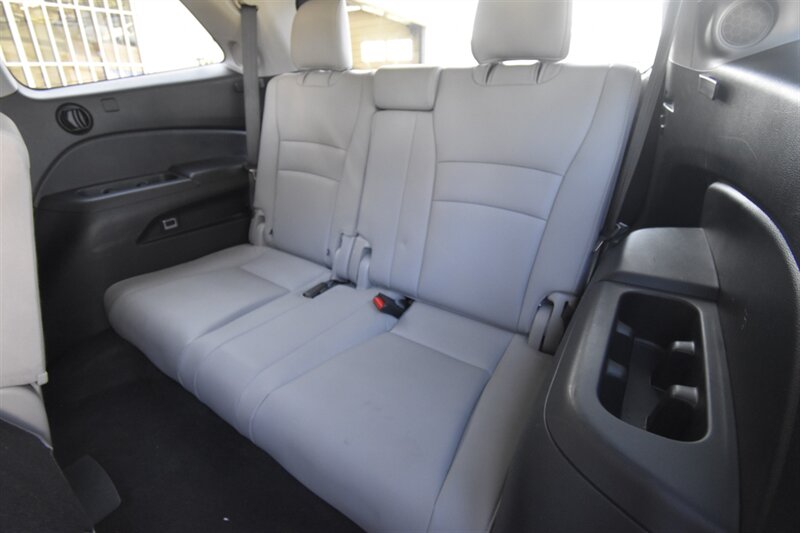 2018 Honda Pilot Touring   - Photo 18 - Midway City, CA 92655