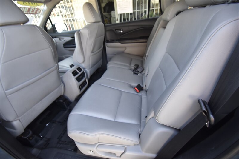 2018 Honda Pilot Touring   - Photo 17 - Midway City, CA 92655