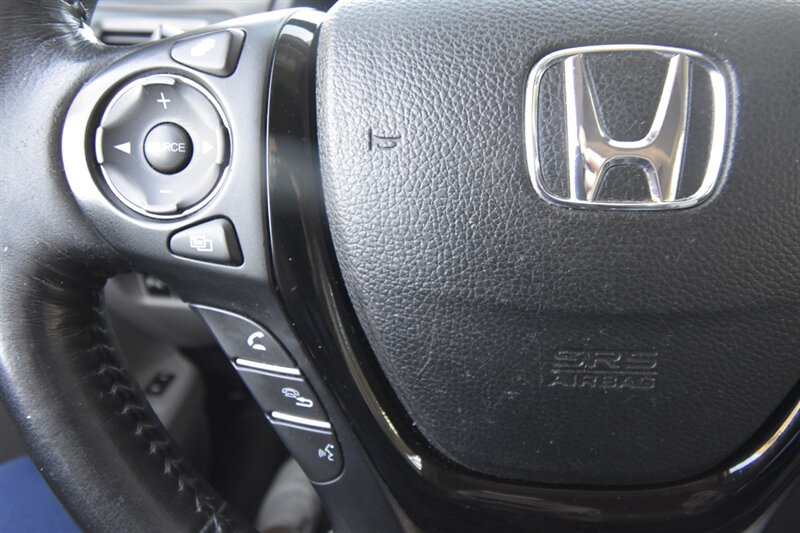 2018 Honda Pilot Touring   - Photo 11 - Midway City, CA 92655