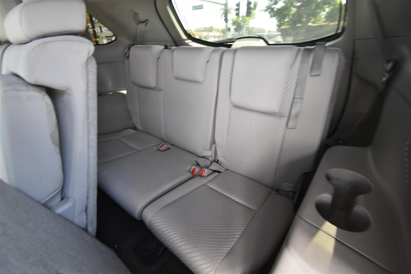 2019 Toyota Highlander LE - Photo 8 - Midway City, CA 92655