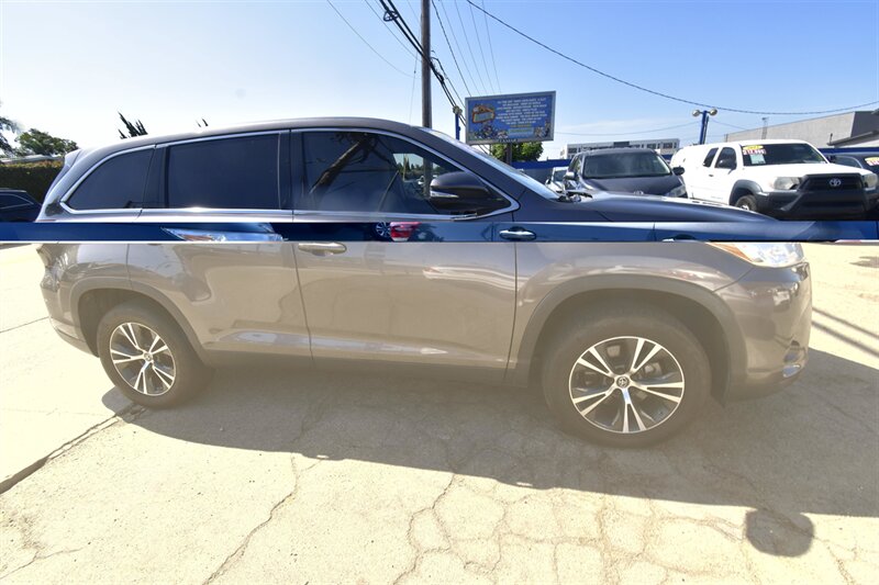 2019 Toyota Highlander LE - Photo 6 - Midway City, CA 92655