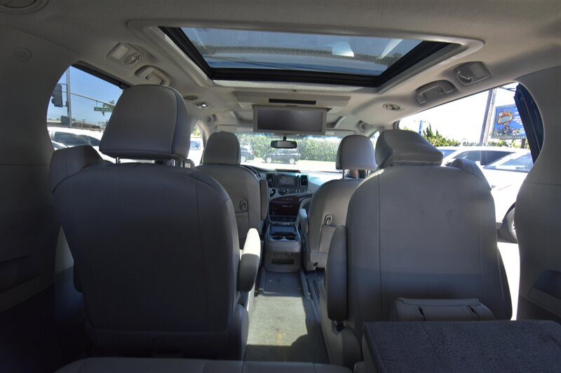 2011 Toyota Sienna XLE 8-Passenger - Photo 11 - Midway City, CA 92655
