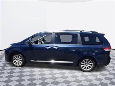 2011 Toyota Sienna XLE 8-Passenger - Photo 3 - Midway City, CA 92655