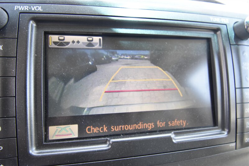 2011 Toyota Sienna XLE 8-Passenger - Photo 14 - Midway City, CA 92655