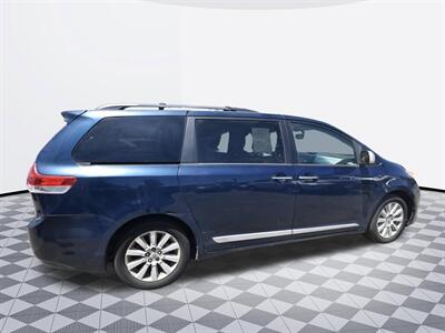 2011 Toyota Sienna XLE 8-Passenger - Photo 6 - Midway City, CA 92655