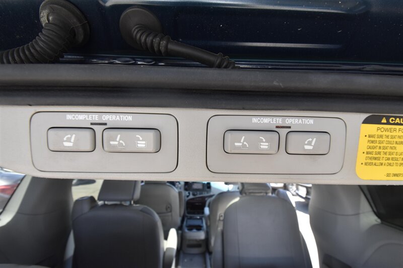 2011 Toyota Sienna XLE 8-Passenger - Photo 12 - Midway City, CA 92655