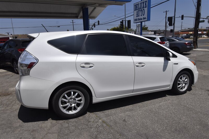 2013 Toyota Prius v Three   - Photo 15 - Midway City, CA 92655