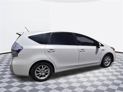2013 Toyota Prius v Three   - Photo 4 - Midway City, CA 92655