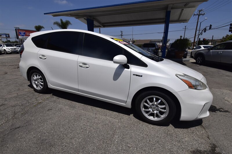 2013 Toyota Prius v Three   - Photo 17 - Midway City, CA 92655