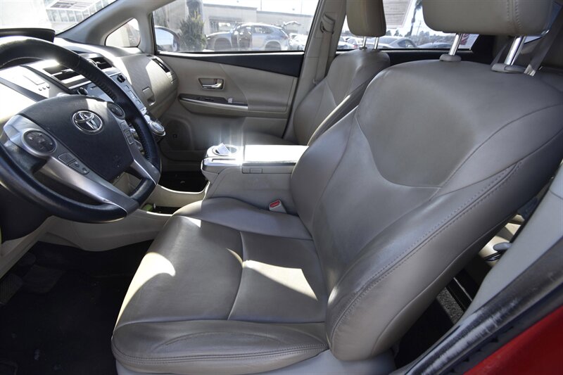 2015 Toyota Prius v Five - Photo 2 - Midway City, CA 92655