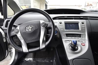 2015 Toyota Prius LEATHER   - Photo 8 - Midway City, CA 92655