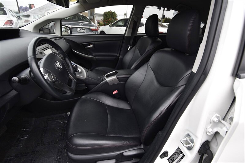 2015 Toyota Prius LEATHER   - Photo 9 - Midway City, CA 92655