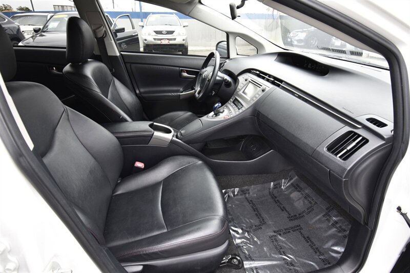 2015 Toyota Prius LEATHER   - Photo 10 - Midway City, CA 92655