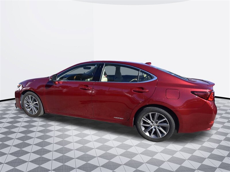 2016 Lexus ES 300h Hybrid   - Photo 3 - Midway City, CA 92655